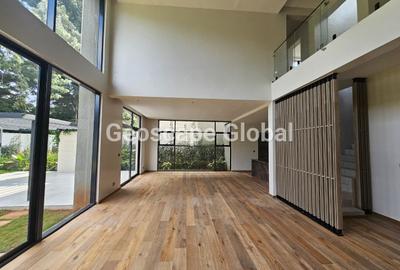 5 Bed House with En Suite in Runda - 4