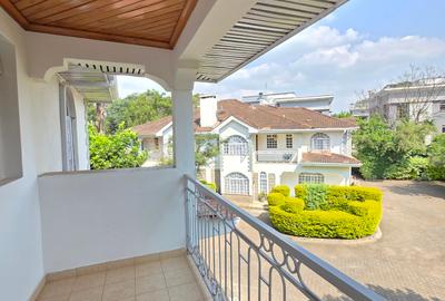 4 Bed Townhouse with En Suite at Lavington Green - 3