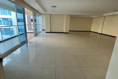 3 Bed Apartment with En Suite at Riverside - 3