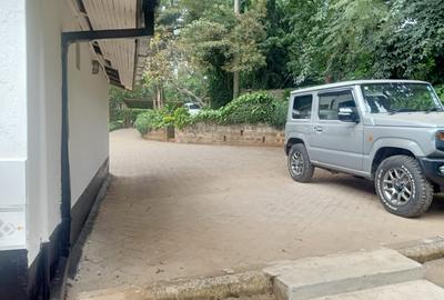 1 Bed House with Garden in Lavington - 4
