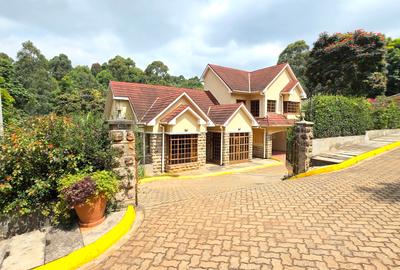 4 Bed Townhouse with En Suite at Rossylin Lone Tree - 2