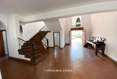 4 Bed House with Garden in Nyari - 2
