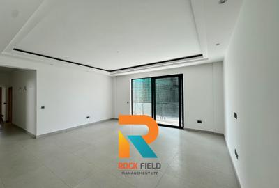 3 Bed Apartment with En Suite in Brookside - 3