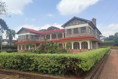 5 Bed House with En Suite at Nyari - 2