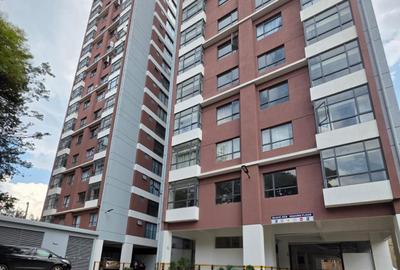 1 Bed Apartment with Gym at Hatheru Road - 3