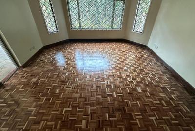 4 Bed House with En Suite at Valley Arcade - 3