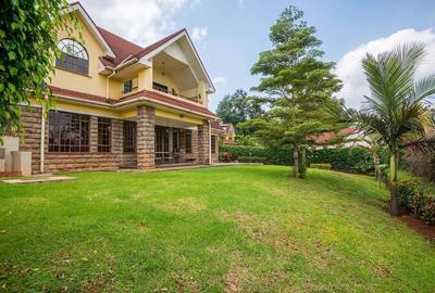 4 Bed Townhouse with En Suite in Rosslyn - 2