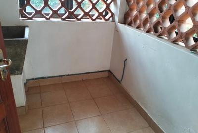 5 Bed Townhouse with En Suite in Lavington - 4