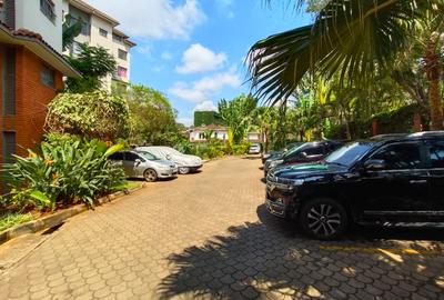 3 Bed Apartment with En Suite at Off Rhapta Road