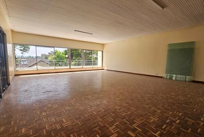 2,000 ft² Office with Service Charge Included at Kabarsiran - 4