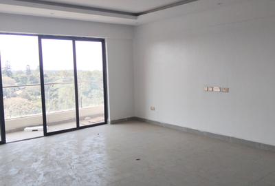 4 Bed Apartment with En Suite in Parklands - 3