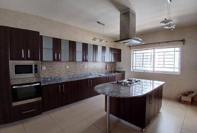 3 Bed Apartment with En Suite at Kileleshwa - 4