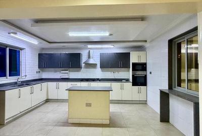 4 Bed Apartment with Swimming Pool at Lenana Road - 3