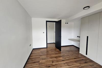 3 Bed Apartment with En Suite in Spring Valley - 2