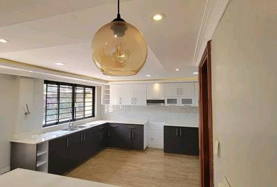 3 Bed House with En Suite in Loresho - 3