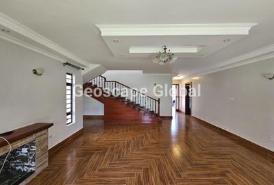 5 Bed House with En Suite in Runda - 4