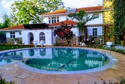 4 Bed House with En Suite in Runda - 2