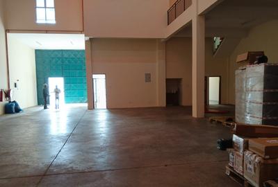 6,198 ft² Warehouse with Fibre Internet in Industrial Area - 3