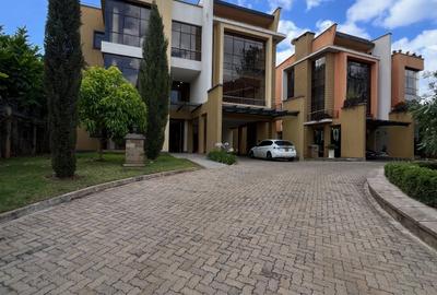 5 Bed Townhouse with En Suite in Lavington