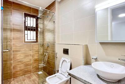 2 Bed Apartment with En Suite in Lavington - 2