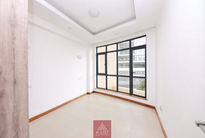 2 Bed Apartment with En Suite at Lantana Road - 4