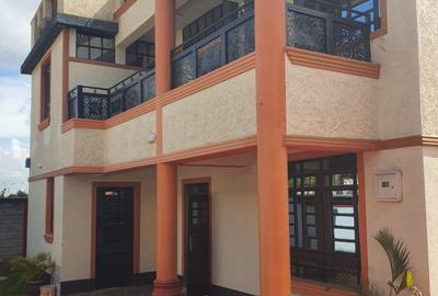 6 Bed House with En Suite at Kimbo Near Dykio - 2