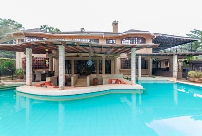 5 Bed House with En Suite in Ridgeways