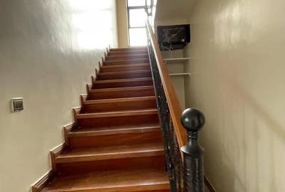 4 Bed Apartment with En Suite at Riverside Drive - 4