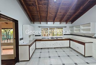 4 Bed House with En Suite in Runda - 3
