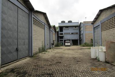 Warehouse with Parking in South C - 4