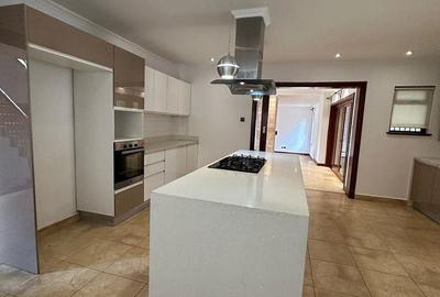 4 Bed Townhouse with En Suite in Lavington - 4