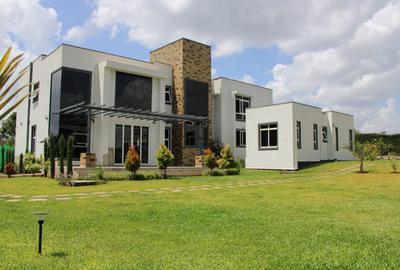 4 Bed Villa with En Suite in Tatu City