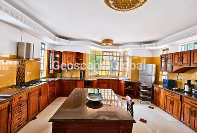 5 Bed House with En Suite in Nyari - 3
