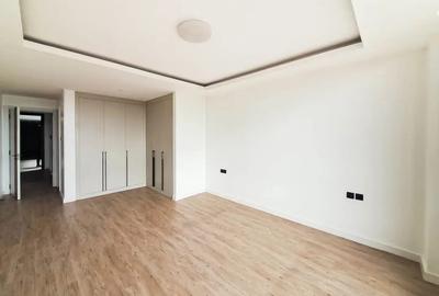 3 Bed Apartment with En Suite in Westlands Area - 4