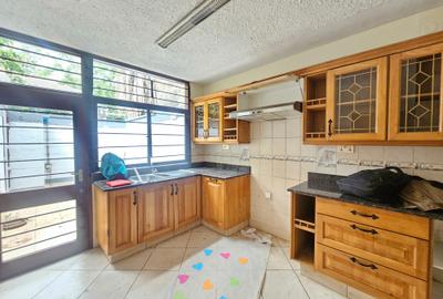 4 Bed Townhouse with Garden in Kilimani - 2