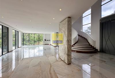 5 Bed House in Rosslyn