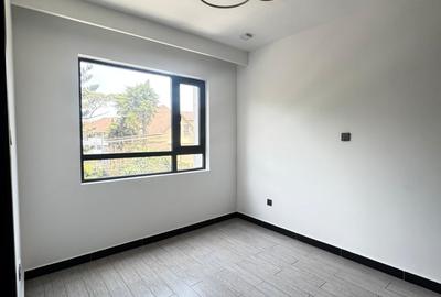 2 Bed Apartment with En Suite in Lavington