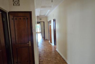 4 Bed Townhouse with En Suite at Lavington Road - 4