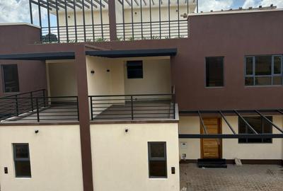 4 Bed Townhouse with En Suite in Banana - 2