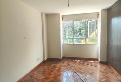 3 Bed Apartment with En Suite at Parklands - 4