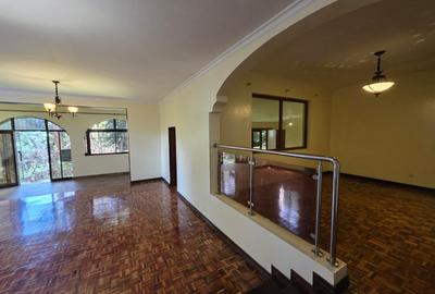 6 Bed House with En Suite in Runda - 3