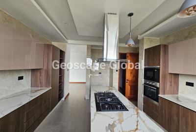 4 Bed Apartment with En Suite in Riverside - 2