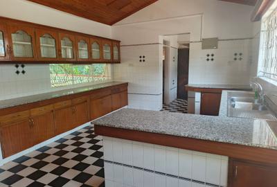 5 Bed House with En Suite in Gigiri - 3