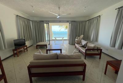 Serviced 3 Bed Apartment with En Suite in Nyali Area - 4