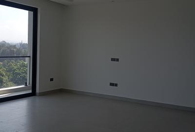 3 Bed Apartment with En Suite at Brookside Gardens - 2