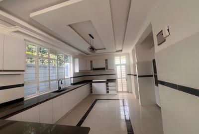 4 Bed Townhouse with En Suite in Ruiru