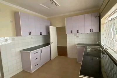 4 Bed Villa in Rosslyn - 4