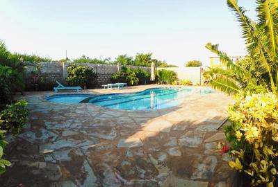 3 Bed House with Swimming Pool at Bofa Road - 3