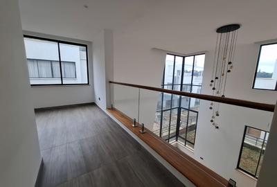 5 Bed Townhouse with En Suite in Lavington - 4