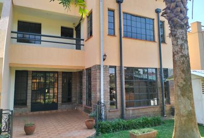 5 Bed Townhouse with En Suite in Lavington